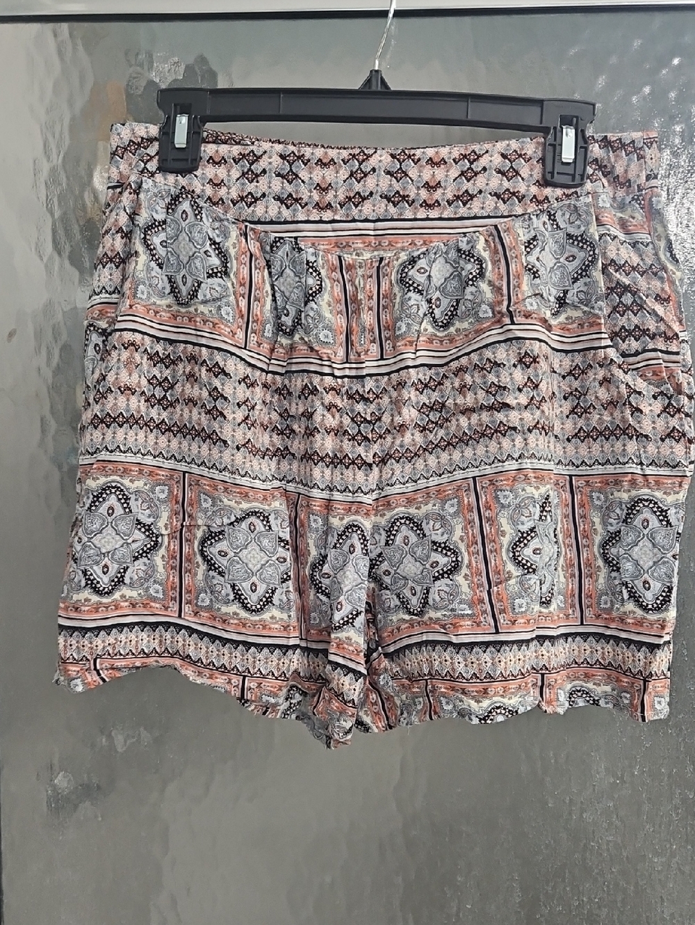 High-Waist Printed Women’s Shorts in Peach & Gray